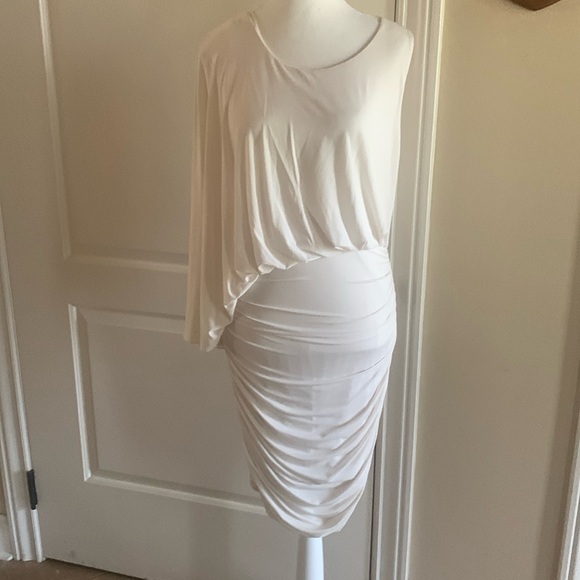 BCBGMAXAZARIA  dress ruching with one shoulder covered with angel wing sleeve - Picture 3 of 13
